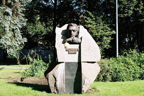 Tal bust in Riga